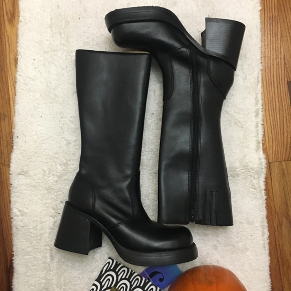 ISO steve madden ray boots